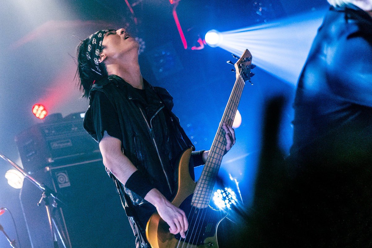 AKI__AS's tweet image. あけましておめでとうございます。
去年も大変お世話になりました。

2025年も、何卒よろしくお願い申し上げます。

今年はアナストとして、ベーシストとして精進いたします。

とりあえず一旦、酒を呑みます。
#anotherstory