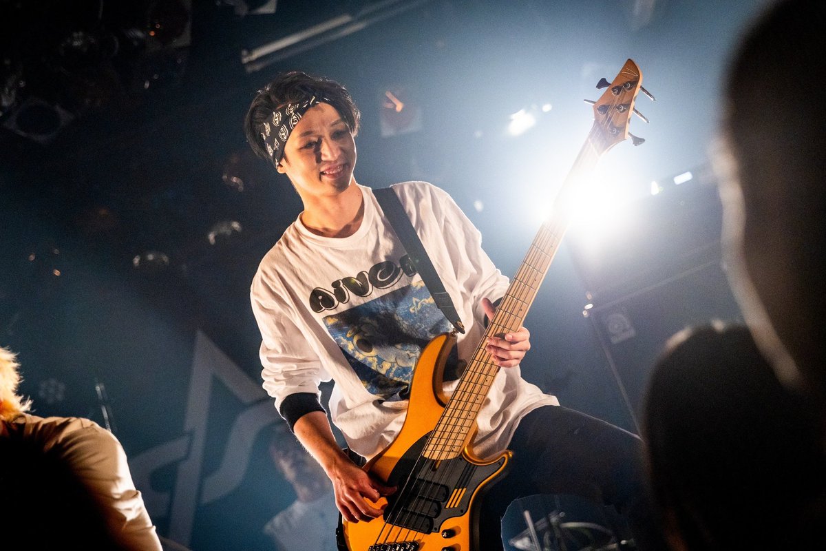 AKI__AS's tweet image. あけましておめでとうございます。
去年も大変お世話になりました。

2025年も、何卒よろしくお願い申し上げます。

今年はアナストとして、ベーシストとして精進いたします。

とりあえず一旦、酒を呑みます。
#anotherstory