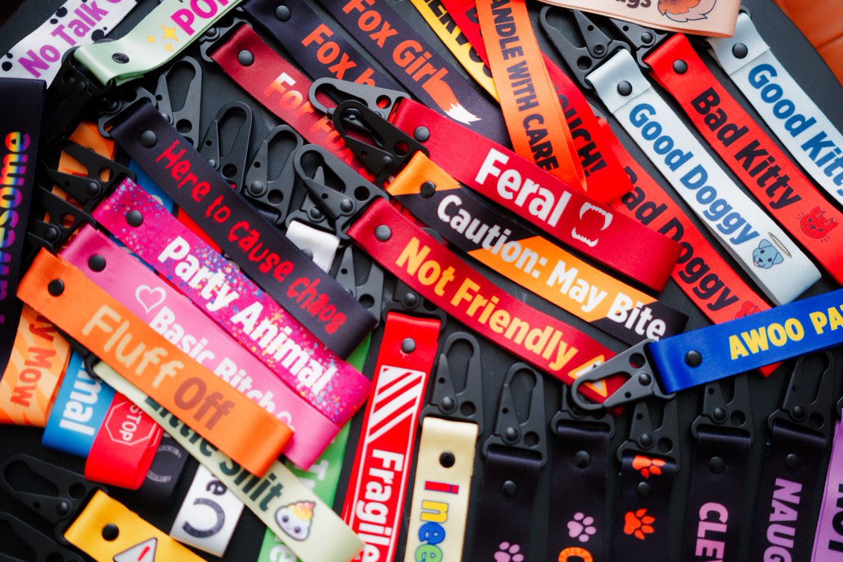 🤩Suncloud Art Custom Tag opening!🤩

Love tags and looking to get your own custom order? I'm your lynx!

Apply for a quote via the form below, if you're quick I can get them done for NordicFuzzCon 2025!

forms.gle/KzxJy2md1W1vjx…

Photo by @/WitBolf