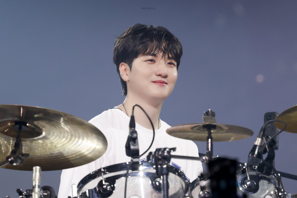 잊을 수 없는 기억들로 가득했던 2024 안녕!
2025에도 찬란한 빛의 기억들로 채워보자 :)

#LUCY #신광일 #광일