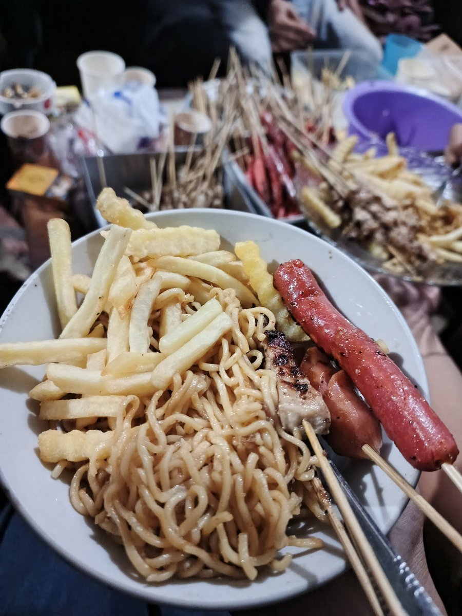 mashuft_'s tweet photo. bakar2 kali ini kedatangan guest star dari braw rabraw sekaligus vokalis @arcturusmlg seng ratau gumbul alias arek sibuk https://t.co/alJZbJqplI