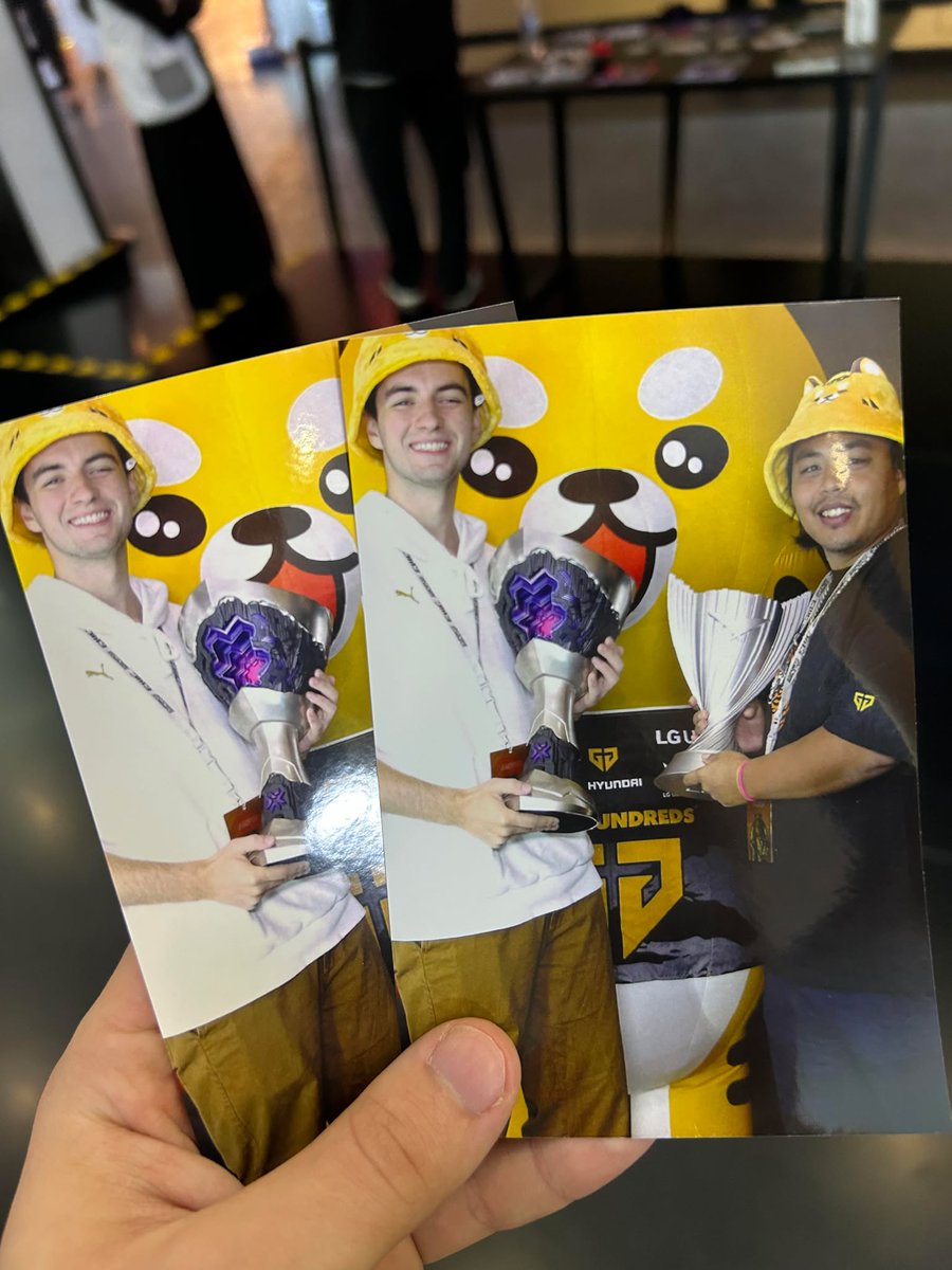 Haven't tweeted in a while, but 2024 has been crazy.

Started coaching collegiate D1 basketball this year, organizing events, assistant coaching the highest level in my city surrounded by people who care about my development 🔵

My father got diagnosed with cancer, and beat it