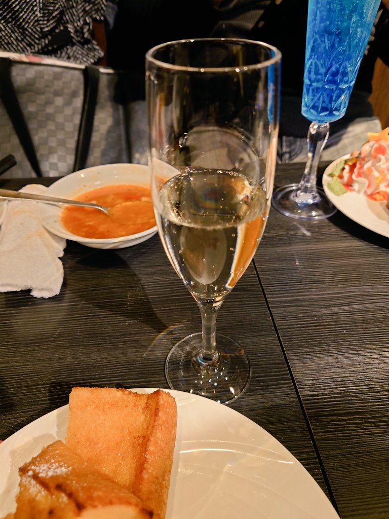 urleshade's tweet photo. ハッピーニューイヤー！
インエオルゼアカフェ！ https://t.co/KWUjqnNUHi