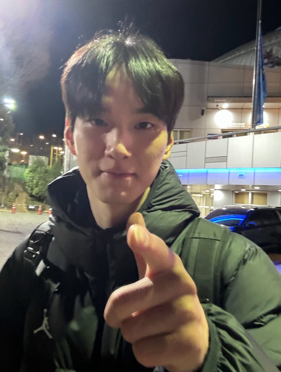 _mellong2's tweet photo. 2025년에 잘 될 사람 https://t.co/Tldf5QKSaD