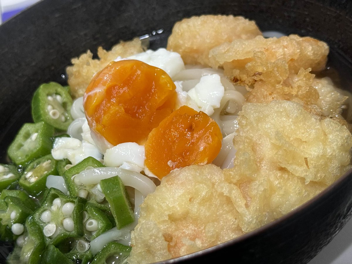 robocosan's tweet photo. あけましておめでとうおおおお🎍
日付変わってできたピタリ賞の
はろーぼーうどん‼️おあがりよ🫶

今年もよろしくね( ˙ᵕ˙ 🙏) https://t.co/fDFCXOfYcF