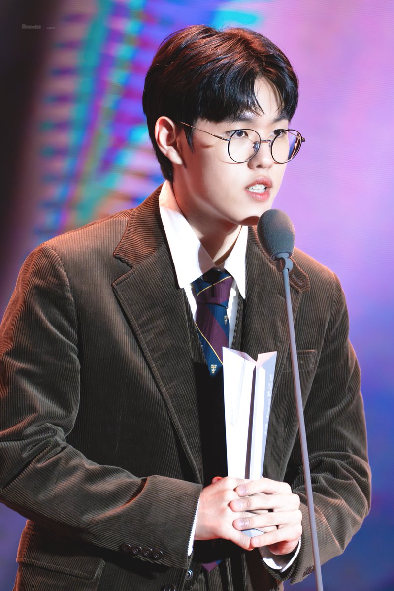 Centuries_LOL's tweet image. 241229
์ํด ๋ณต ๋ง์ด ๋ฐ์ผ์ธ์ ๐
#Oner #์ค๋ #๋ฌธํ์ค