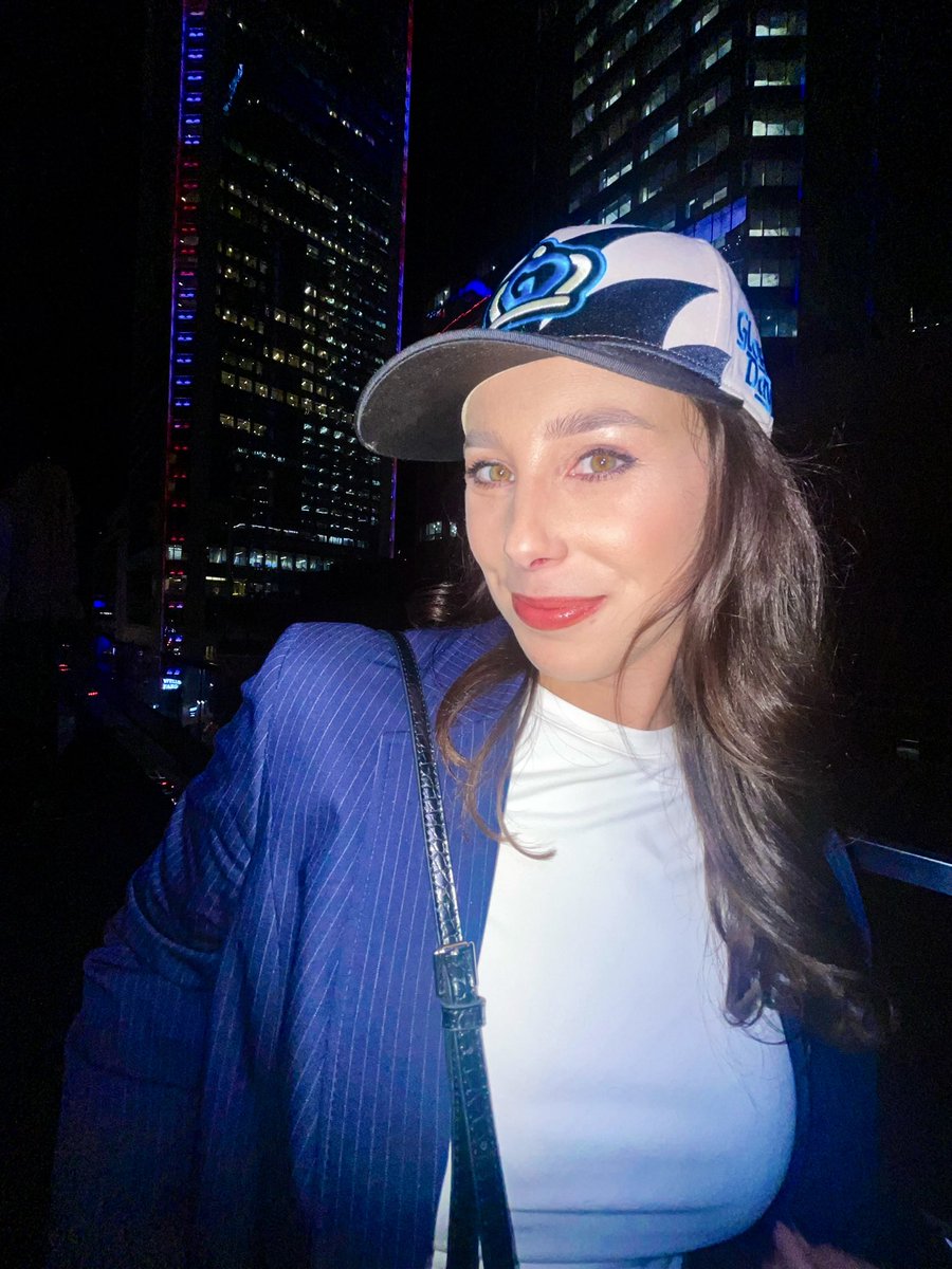 Danielle_Stein9's tweet image. Taking my throne in the Queen City 👑
I’m excited to share I’m joining the incredible team of @wcnc in the new year as a sports anchor and reporter. Charlotte, we ready? 🩵