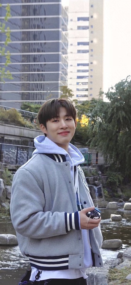 hanbinsnaps's tweet photo. Happy New Year, Hanbin! 

Ur dedication, passion, &amp; kindness inspire so many &amp; I can’t wait to see all the beautiful things you’ll achieve in 2025.  — you’re loved &amp; appreciated more than words can say. Cheers to an amazing year ahead @shxx131bi131 https://t.co/dlFf0fRuzk