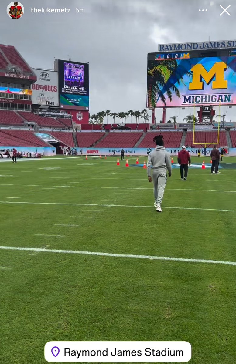 LB Luke Metz among the handful of Alabama early enrollees who participated in bowl practice &amp; in Tampa for the Reliaquest Bowl 

📸 <a href="/lukeMetz25/">Luke Metz</a> Instagram

Live Game Thread: bit.ly/4jcu4p9
