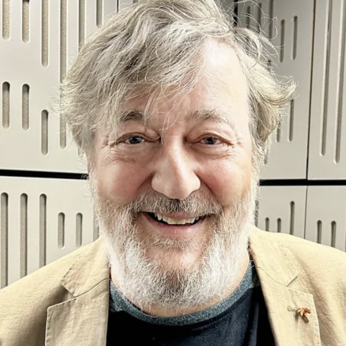 I've just sent the last Newsletter of 2024. Don't worry if you're not subscribed, you can read it here... and then subscribe!

...and yes, it features Sir Stephen Fry!

mailchi.mp/whoneedsinstru…

#itsamanthing #mensmentalhealth #menwholisten