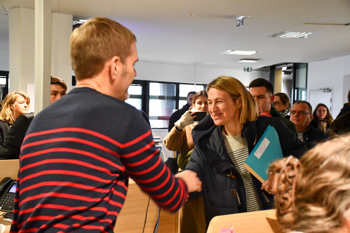 Aujourd'hui, la ministre du #Travail et de l'#Emploi était en déplacement dans le Calvados.

➡️ Elle a rendu hommage aux agents de l’agence <a href="/FranceTravail/">France Travail</a>  d’Hérouville-Saint-Clair et échangé avec les partenaires du réseau pour l'emploi qui œuvrent au quotidien pour orienter,