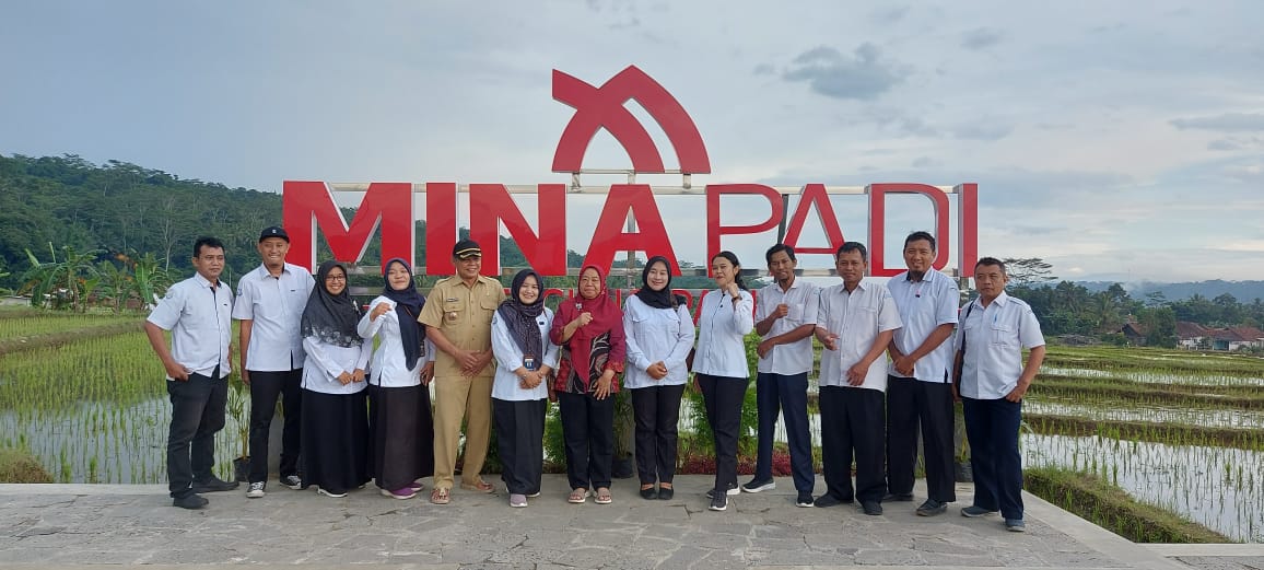 BudiFIRST2's tweet photo. Senin (30/12/2024), Budi Mulyadi Luhkan Kab. Banyumas, pendampingan kunjungan Kapusluh KP di lokasi SFV Panembangan Kecamatan Cilongok-Banyumas.
#GiatLuhkanSatminkalTegal
#LuhLapor https://t.co/qdTlFbg15B