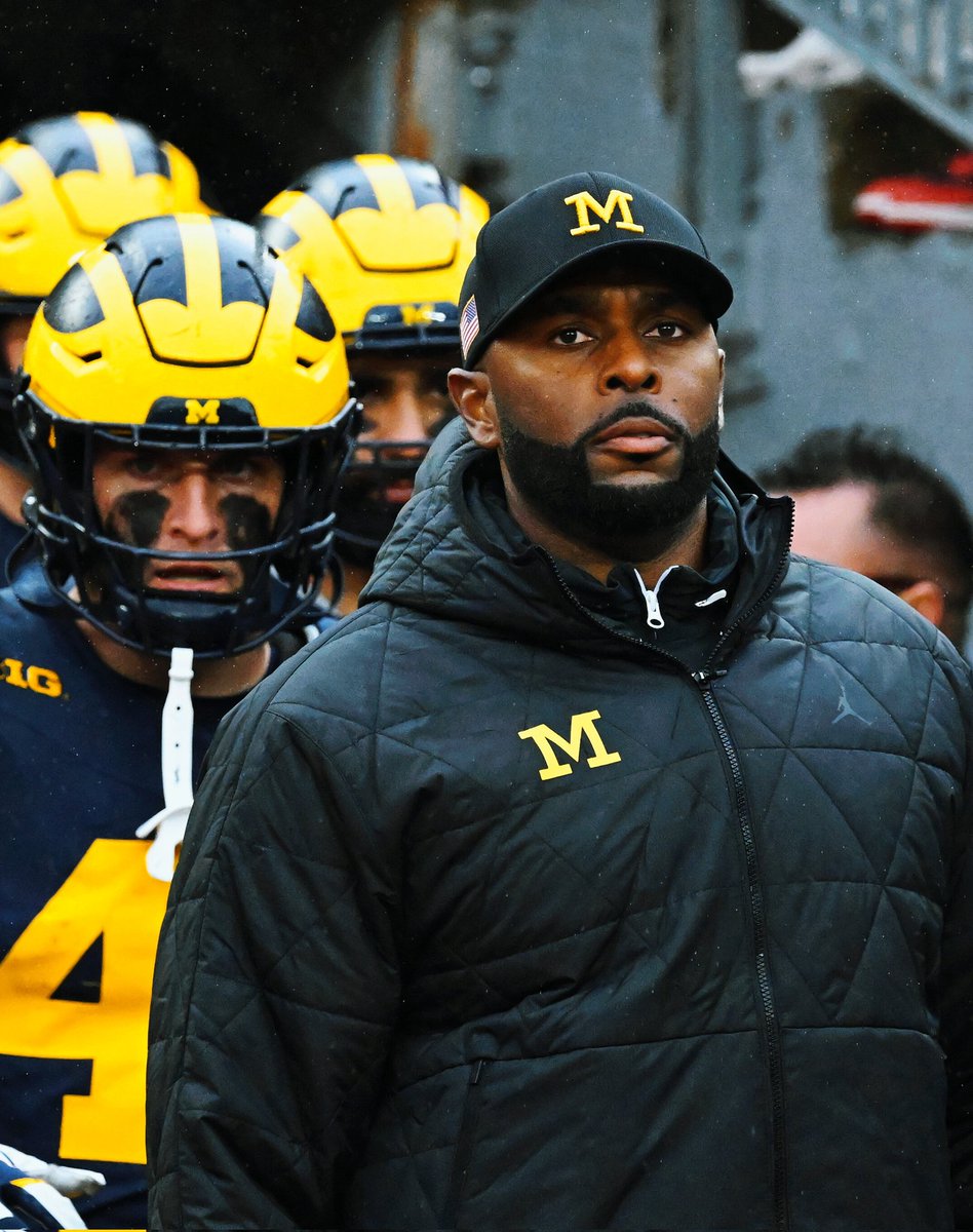 TWH_Chris's tweet image. What a season...

▪️Flipped Bryce Underwood from LSU
▪️4th consecutive win over Ohio State
▪️2nd consecutive win over Alabama

Michigan just capped off the greatest 8-5 season in college football history. 

Can't wait for 2025.〽️

#GoBlue