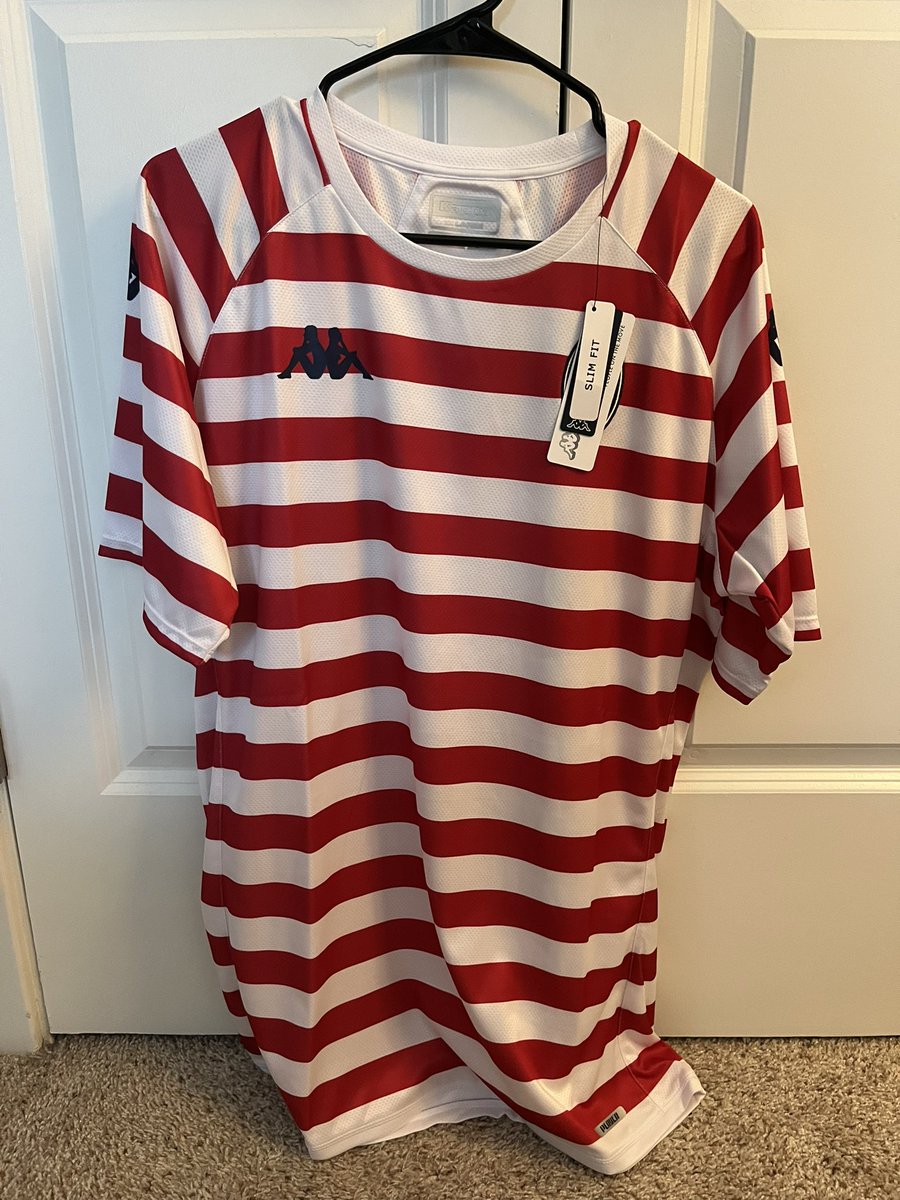 I really need help moving shirts out as I’ve got no space for half my collection, and I’m having some issues with my car that need fixing, so please share my sales thread here. Everyone who retweets this will be drawn to win both of these shirts (Piacenza XL, Bari XXL)!