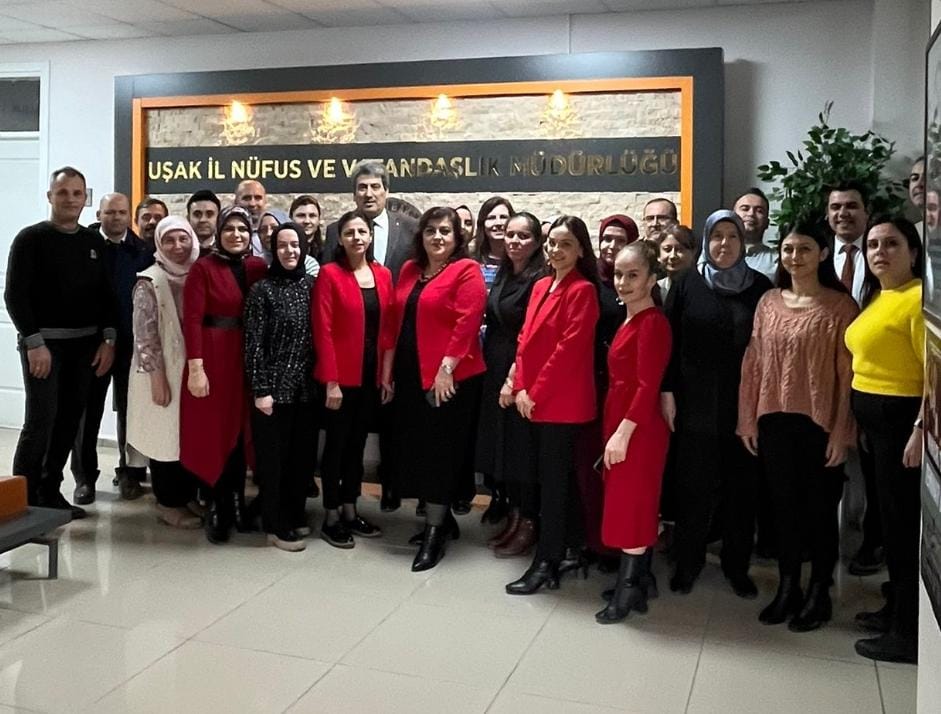 Sağlıklı, huzurlu, mutlu bir yıl geçirmeniz dileğiyle...
Yeni yılınız kutlu olsun ✨
#YeniYıl