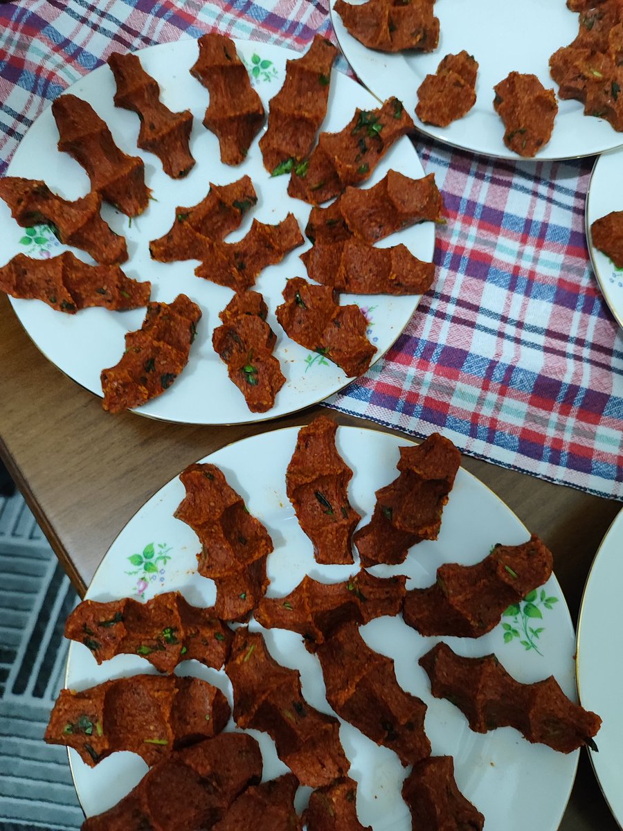 2025 de hayatımızdaki tek acı şu çiğ köfteler kadar olsun. Herkese iyi seneler dilerim 💙🎄🥳