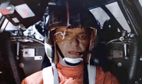 MarkRobbo565's tweet photo. @MarkHamill Fly high forever #goldleader #AngusMacinnes https://t.co/CsIb7mQ6Ib