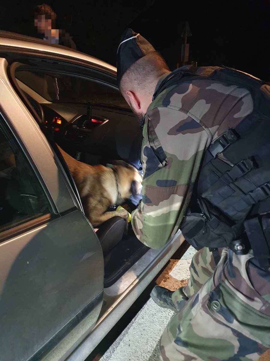 Gendarmerie_026's tweet photo. #Reveillon2025 Tout au long de la soirée et de la nuit, des contrôles et des patrouilles veilleront sur votre sécurité dans la #Drôme.  150 gendarmes sont mobilisés. Alors soyez prudents. Préservez votre vie et respectez celle des autres...La route tue. @Prefet26 https://t.co/KHtegSPwlv