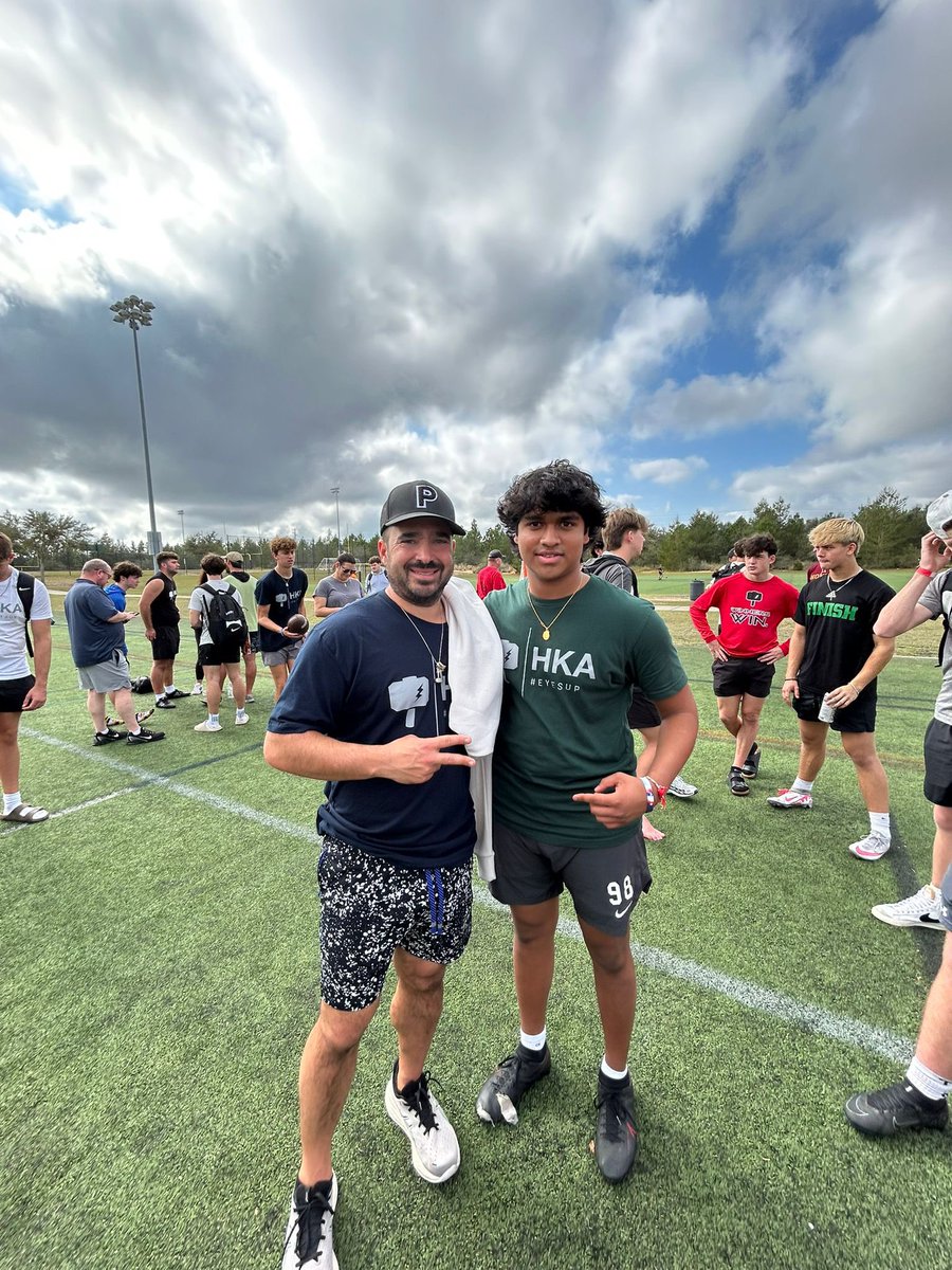 RonitChandra26's tweet image. Had a great time learning and competing at Winter Elite with @HKA_Tanalski. I charted 11/12 on field goals and was the only one in my group to make the deepest kick from 58 yards! Here are two great balls with no wind from 52 and 58 in the chart. Thankful for this experience.