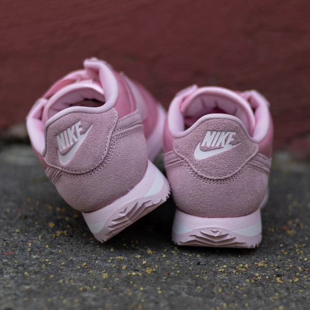 スニーカー [NIKE] CORTEZ Textile : BEYOND PINK Nike Cortez Textile Big Kids' Shoes. Nike.com