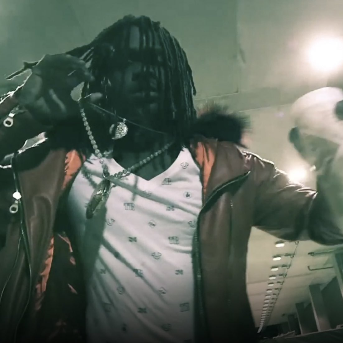 43BLabel's tweet image. If you play 'Earned It' by Chief Keef at 11:56:47 PM on New Year’s Eve, the beat will go off at midnight exactly.