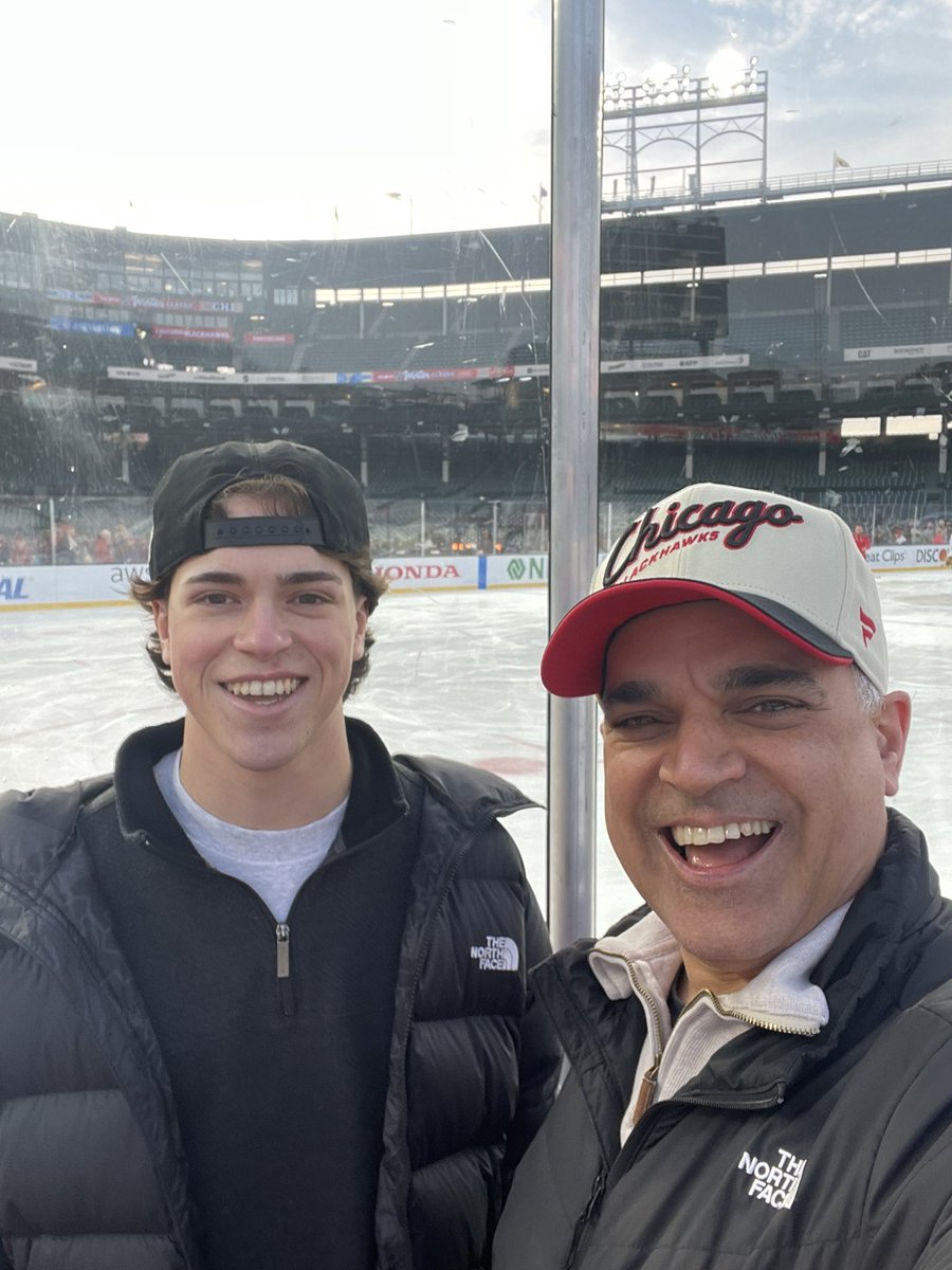 CallDerek's tweet image. Winter Classic in Chicago… Got to watch Blackhawk’s practice yesterday at Wrigley Field. The NHL does a great job with these events - Wrigley looks amazing!