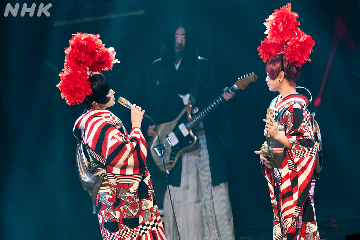 🟥#椎名林檎 ともも／ほぼ水の泡 華やかなパフォーマンスで 歌を届けて