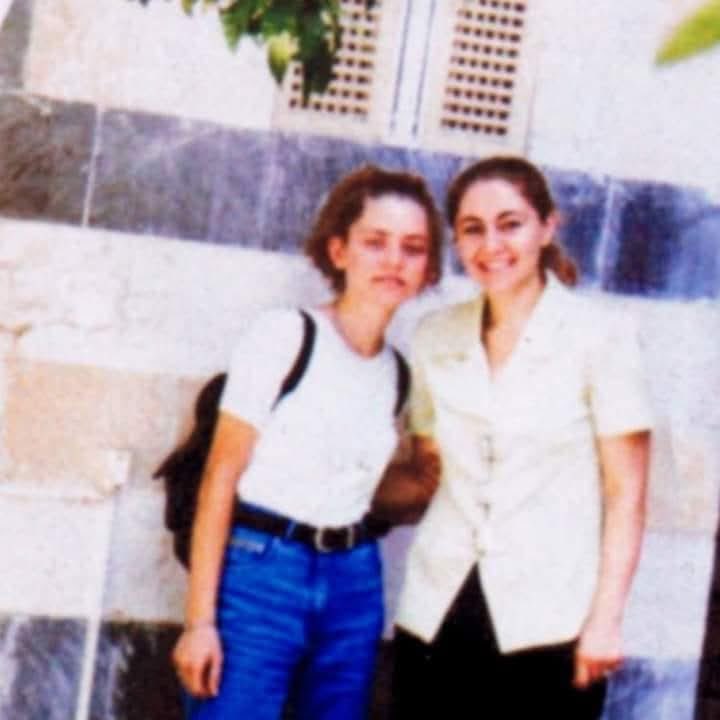 balladtobaladi's tweet photo. 🔶 Razan Zaitouneh
Razan is a lawyer and human rights activist. Her activism began well before the revolution. She always wrote for justice and freedom. And fought for the rights of detainees.
With other activists, she founded the
Violations Documentation Center 🪡 https://t.co/qJLs0cStoA