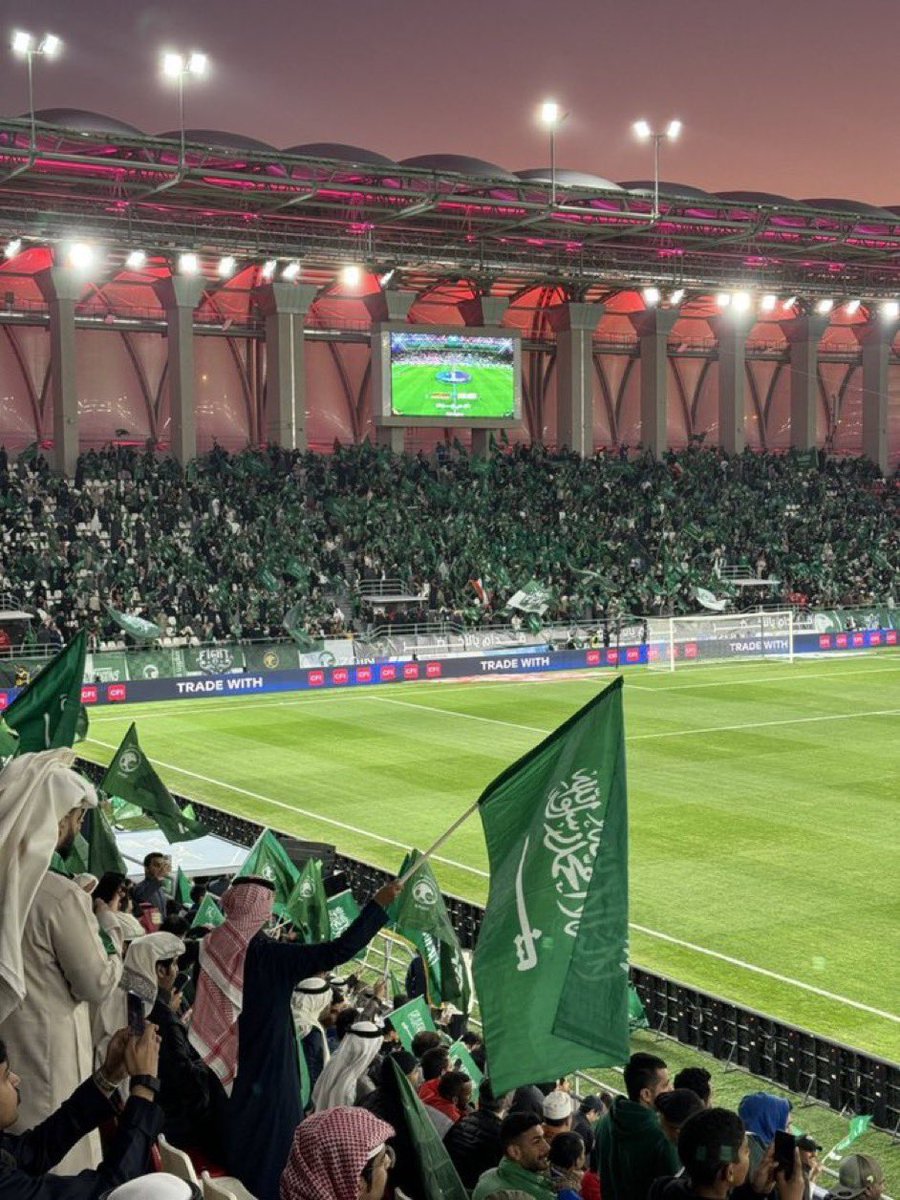 تشجيعكم حلو بس وراكم درب طويل للرياض توصلون بالسلامه 

 #عمان_السعوديه