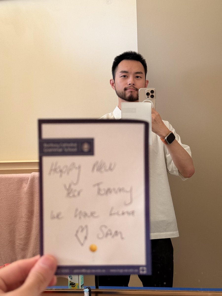 tomperwa's tweet photo. the first thing of this year is kissing 
and the second thing is crying 
gotta be a fun year, hny ☺️ https://t.co/RgiG7ocp9l