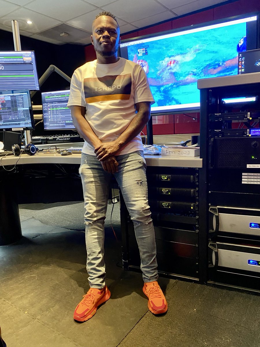 LNtakwende's tweet photo. @TboyMP last day of 2024 #MahambaEmini #Top60 #2025newyear @ligwalagwalaFM @Bethuel15505527 @JM_Moyana @MafutsoMkhovu @MalumSid https://t.co/y6wOzVvjwD