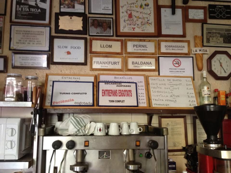 PJCarapuig's tweet image. Fa uns dies em van comentar que havia mort el gran Eduard Boada. Una d’aquelles persones amb qui la vida et regala haver coincidit i haver pogut intercanviar algunes paraules. 

Segur que alli on sigui seguirà preparant #slowfood fins que se li esgoti la paciència. #canboada