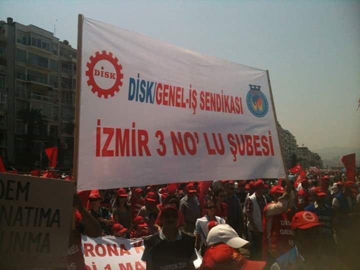 izmir3nolusube's tweet photo. Acılar, zorluklar ve sık��ntılarla geçen bir yılın ardından, Yeni yılda Mutluluk, iyilik, sevgi, barış, kardeşlik, neşe, başarı, bereket ve umut dolu günlerde, iyi ki var dediğimiz Sevdiklerimiz ve Dostlarımızla birlikte olmanın huzuruyla tüm dostlarımın yeni yılını kutluyorum https://t.co/RPNoXBHR3e