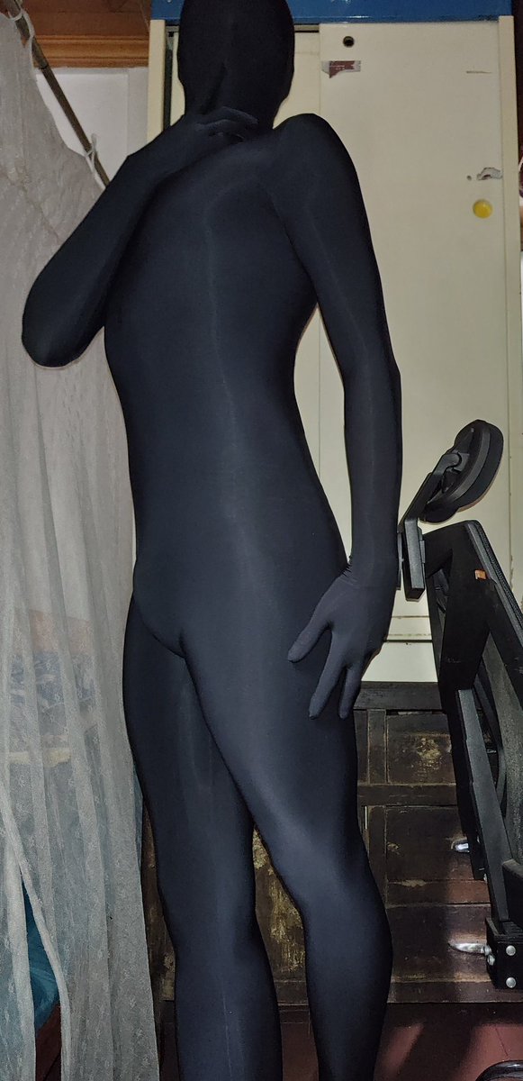 AroundightZero's tweet image. 2025年第一条推!zentai跨年!goodbye2024