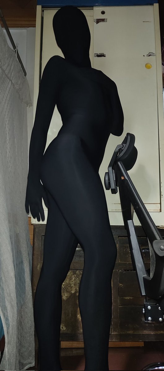 AroundightZero's tweet image. 2025年第一条推!zentai跨年!goodbye2024