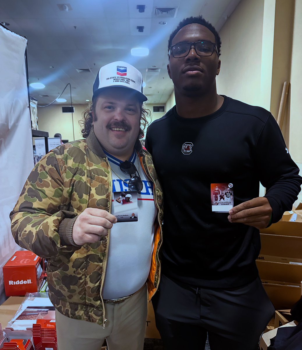 cornbreadcowboi's tweet photo. IN SELLERS WE TRUST 🏈🇺🇸🧀 #CardSwap 🃏 COCKS BY 90 🐔🚂 https://t.co/7JXqlVKMlg