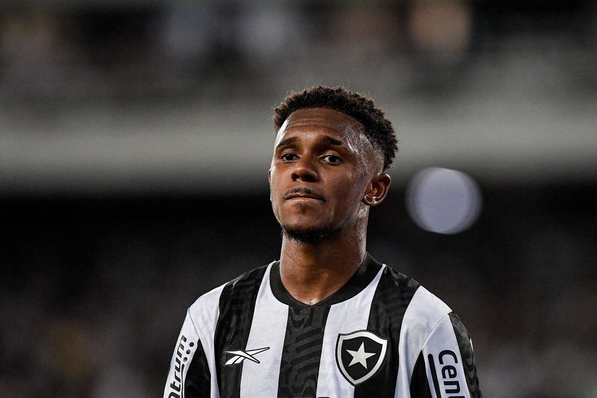 diariostores's tweet photo. 🚨🚨🚨🚨

Botafogo vai comprar o atacante Jeffinho, do Lyon, em definitivo.

O Glorioso vai pagar 5,3 milhões de euros e time francês ainda terá direito a 30% de uma futura venda.

@lequipe 📰 https://t.co/SBkEwAxp4h