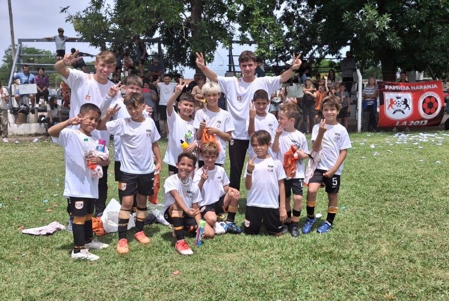 #InfantilesA

En la categoría 2016, #ADIP se consagró bicampeón.