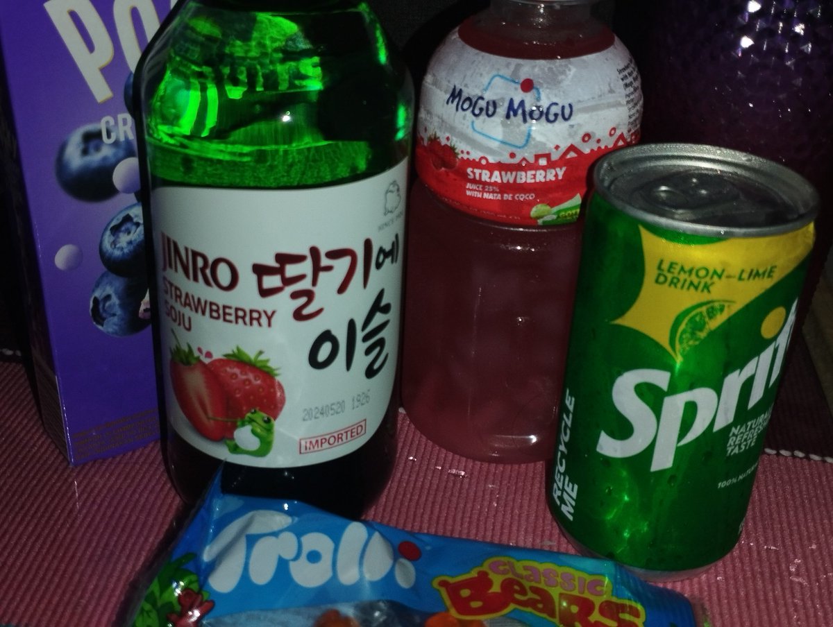 InFamouxDiva's tweet photo. hehe @Kuzurrri said i was making potions  🥴 yes i am https://t.co/3BvV6TBUN5