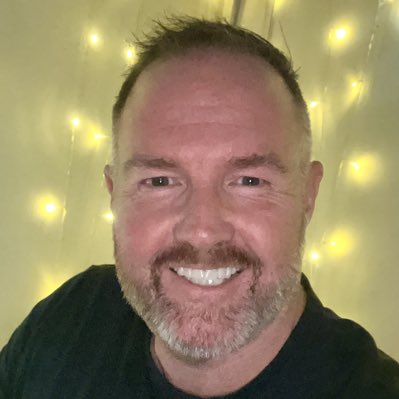 #NewProfilePic smiling in to 2025