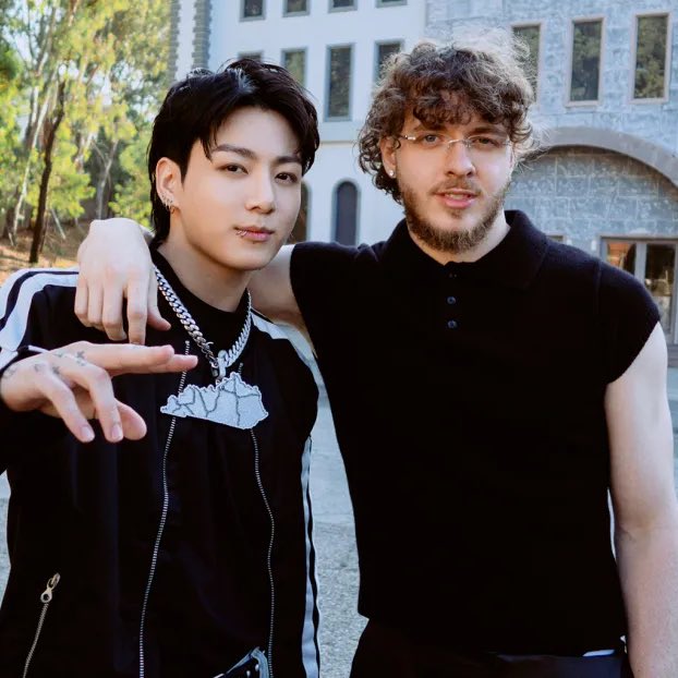 WYYT1063FM's tweet image. Today’s #MostRequested Songs 🔥🤯
Music By @1DJGridUSA

1. #V &amp;amp; #ParkHyoShin #WinterAhead
2. #Jungkook @Usher #StandingNextToYouRemix
3. #V &amp;amp; @BingCrosby #WhiteChristmas
4. #Jungkook #3D @JackHarlow
5. @JYPETWICE @TheeStallion #Strategy

Listen Live 👉🏻👉🏼 WYYT1063.com