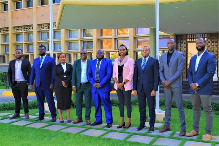 As 2024 ends, we celebrate the power of storytelling to illuminate truth and inspire change. Through impactful journalism &amp; empowering media training, we’ve not only uncovered hidden narratives but nurtured a generation of storytellers to shape a better tomorrow. 
<a href="/AfUncensored/">Africa Uncensored</a>