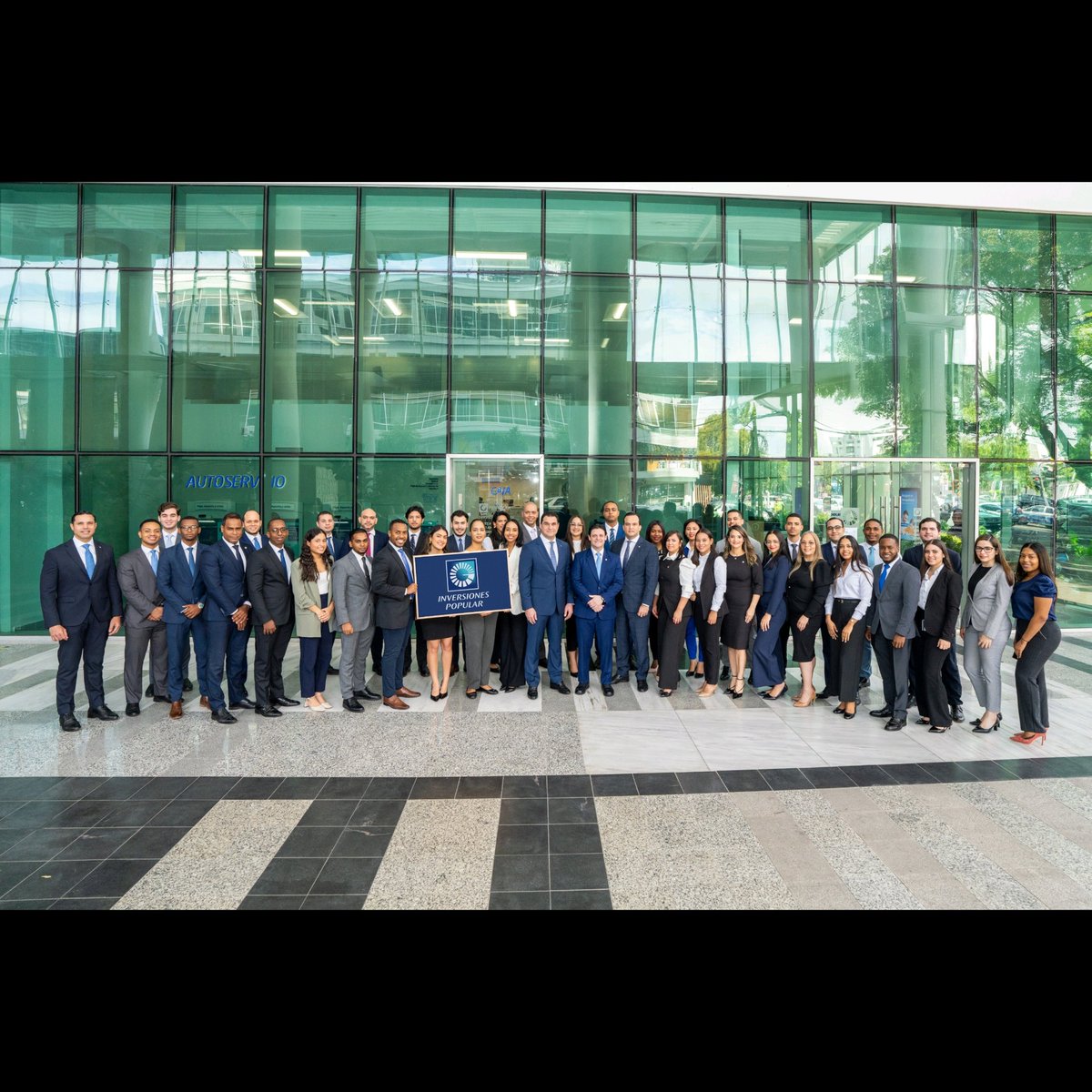 mgrullonh's tweet photo. Este año ha sido clave para fortalecer valores y construir una visión de futuro basada en el crecimiento y la colaboración.
Junto a los equipos de #InversionesPopular, #AFIPopular y #FiduciariaPopular cerramos un ciclo de encuentros donde compartimos metas comunes. https://t.co/UBeK4F9nf0