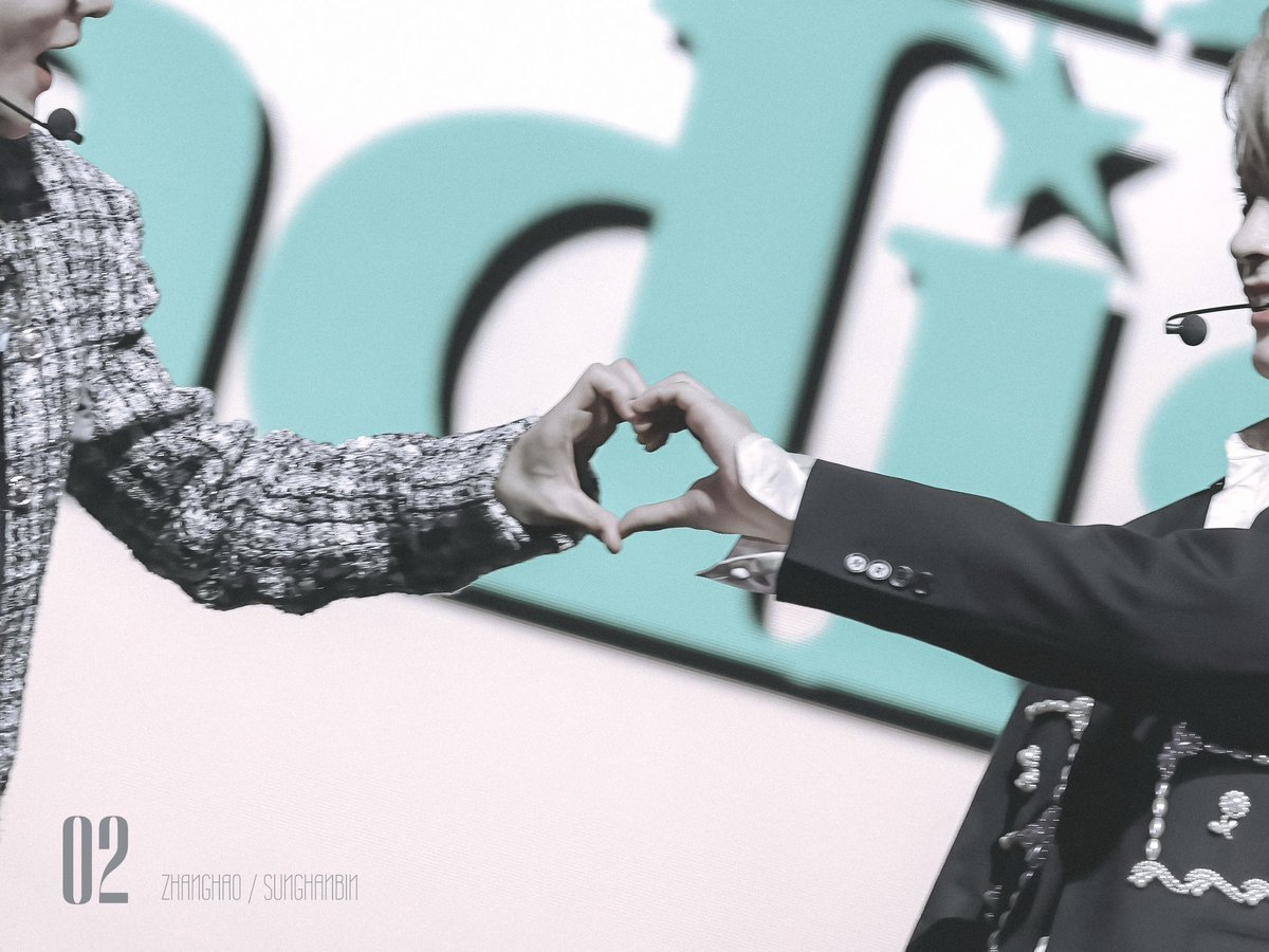 FCNJ_BH's tweet photo. 📹𝙼𝚎𝚖𝚘𝚛𝚢 𝚘𝚏 𝟸𝟷 

so happy with hao&amp;hanbin 
Thank you💕
사랑해.我爱你们

#하오빈 https://t.co/PoCOmBEUoK