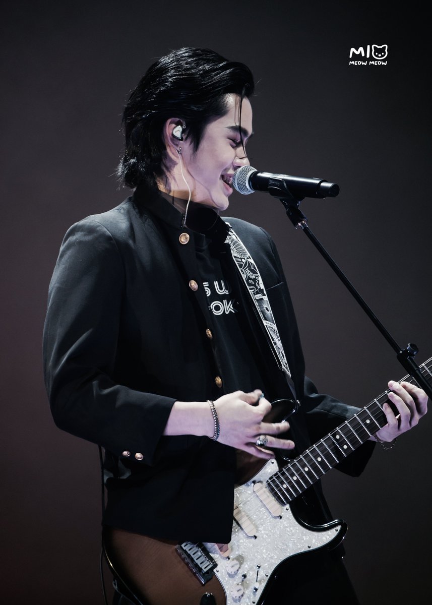 Miomeowmeow_'s tweet photo. Glad to see you playing guitar on stage 🥹🥹🥹

#BeOnCloudHNY2025 
#athenswerapat @athenswerapat https://t.co/sbUuSS2aLq