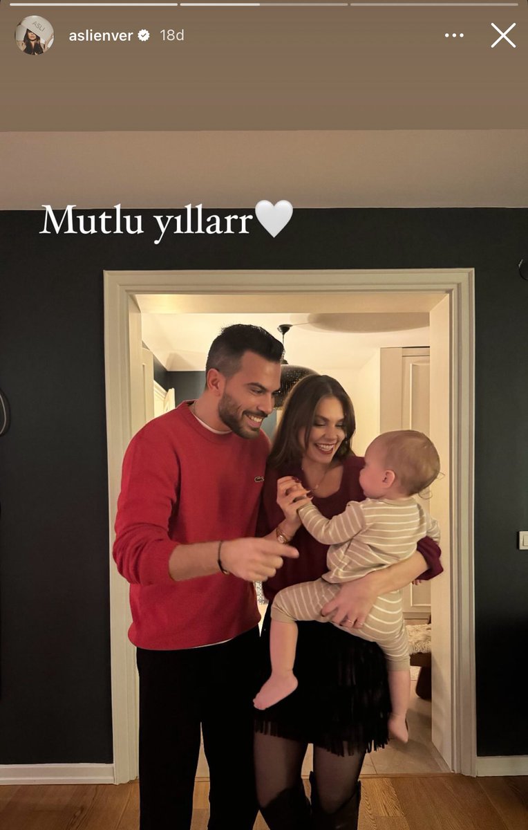 egombilir's tweet photo. yeni yılda şöyle bi aile manifestliyorummm https://t.co/z1qbpW5A3B