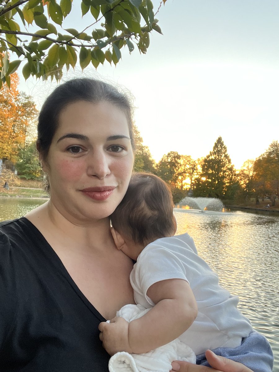 Haven't posted in a while but since it's the end of 2024, here's my year in stats:

Books read: 48
Flights taken: 4
New jobs acquired: 1 (now hosting WSJ's What's News podcast, PM edition out every weekday)
Babies had: 1

It was a productive year. See y'all in 2025.
