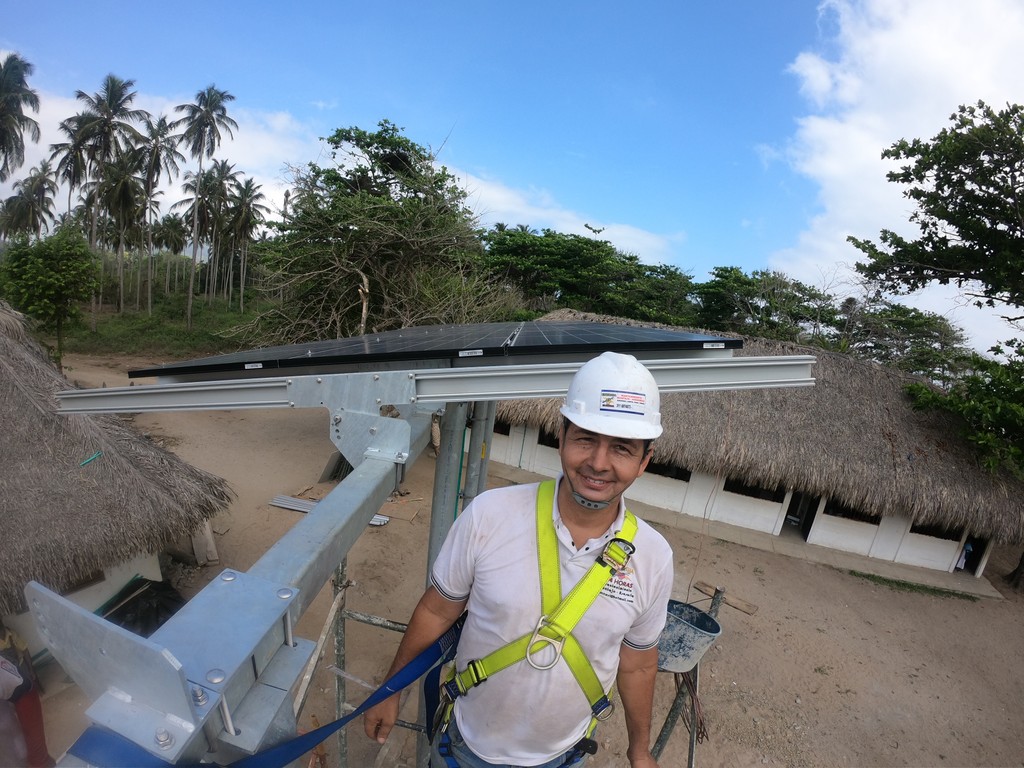 Leave 2024 with a gift you can be proud of. 💛

Your tax-deductible donation funds solar-powered projects that bring electricity to communities in need. 

Help power up schools, hospitals &amp; more in 2025: secure.qgiv.com/for/bethelight…

#solar #renewables #renewableenergy #sdg7 #climate