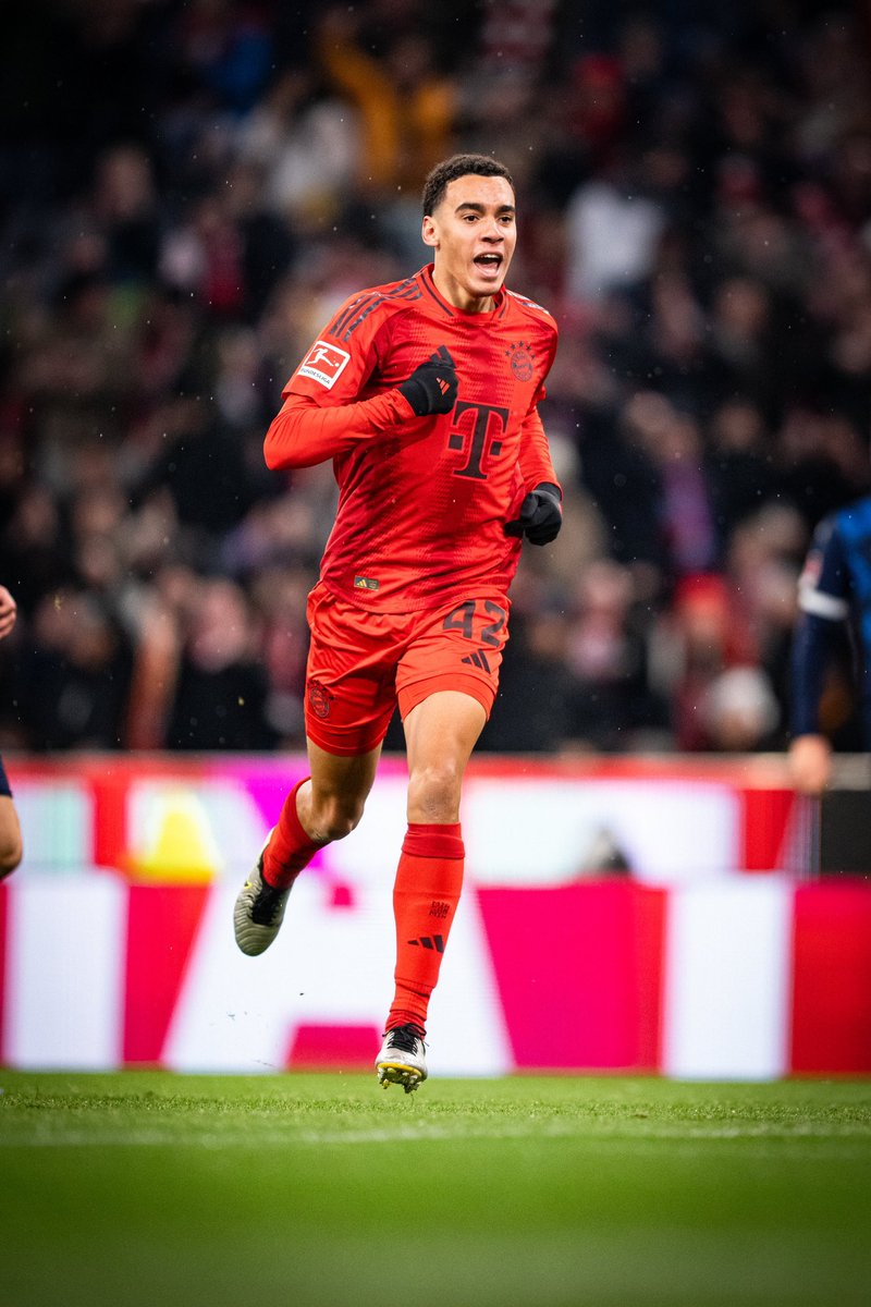 𝐉𝐚𝐦𝐚𝐥 𝐌𝐮𝐬𝐢𝐚𝐥𝐚 is currently ranked 𝐅𝐎𝐔𝐑𝐓𝐇 in the #BallonDor power rankings by GOAL.

“The creative midfielder is doing all he can to prove he is the main man at Allianz Arena. If he can maintain this form while leading the Bavarians to trophies at home and on the