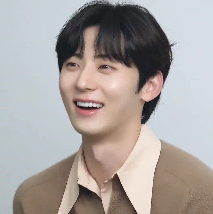 Happy New Year นะคะทุกคน ปีนี้2025 มินฮยอนจะกลับมาเจอทุกคนแล้ว มารอไปด้วยกันอย่างมีความสุขนะคะ 
#NUEST #MINHYUN #HWANGMINHYUN